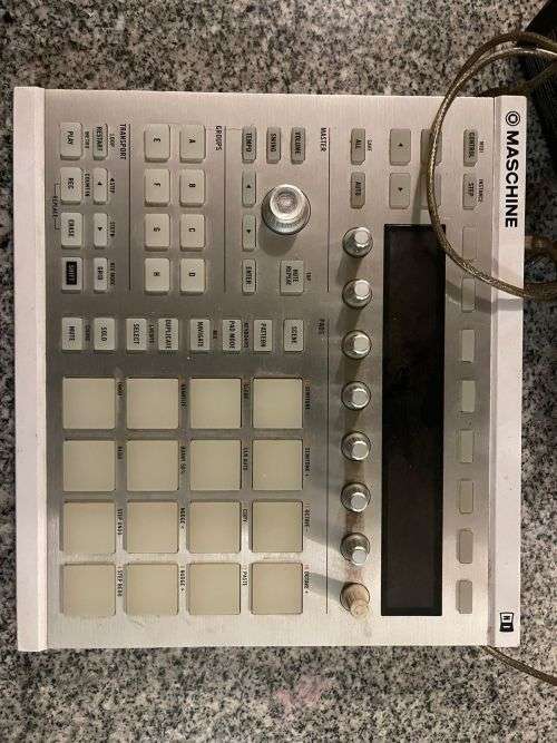 Native Instruments Maschine MK2 Groove  Studio Beat Pad Controller with license key Retail 16k