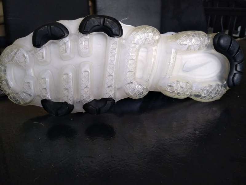 Sneakers size 8.5  Nike Vapormax