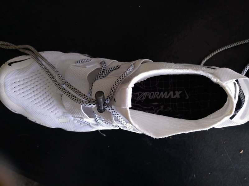 Sneakers size 8.5  Nike Vapormax
