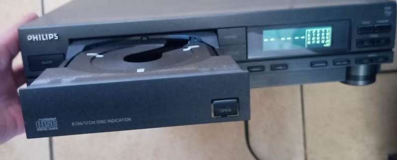 rare find philips compact disk payer