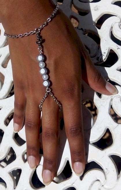KUTULA Hand Bracelets - Silver Chain, Pearls, Miracle Beads & Leaf Connectors - M