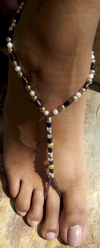 KUTULA Barefoot Sandals - Hand Beaded Black, Pearl & Gold Glass, Metal, Plastic - (1 X PAIR)size 5-6