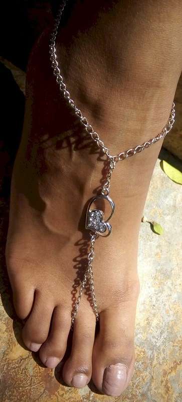 KUTULA Barefoot Sandals - Silver Chain & Heart - (1 x PAIR) size 5-6
