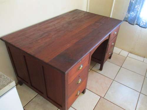 Large 6 drawer desk . Free delivery in JHB PTA