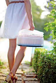 Tupperware Collapsible Cake Taker