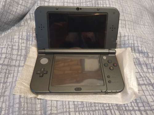 New Nintendo 3DS XL Majoras Mask Ltd edition - * MINT * with Games