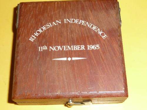 RHODESIAN  Independence 1965 Medallion in original Box