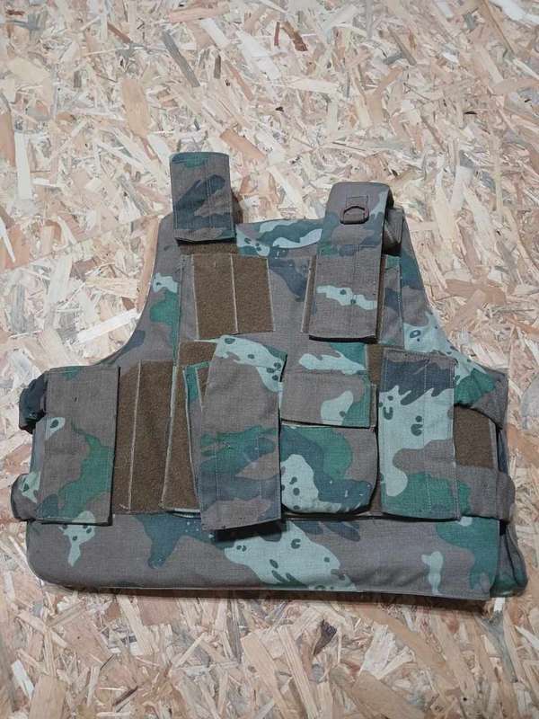 SANDF bullet proof vest with kevlar and plates. Size L to XL