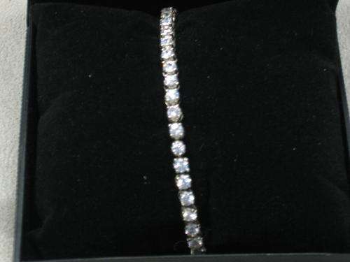 tennis bracelet cz set in sterling silver, a real elegant piece
