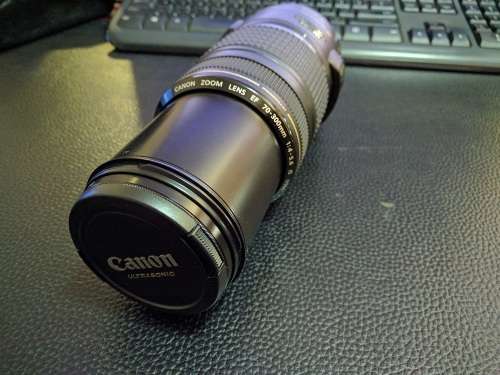 CANON 500D DSLR**BARGAIN**BUNDLE 18-55mm & 70-300mm Lenses + UV Filter + 8GB Card