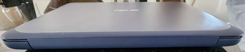 ASUS W202N Notebook *** Excellent Condition