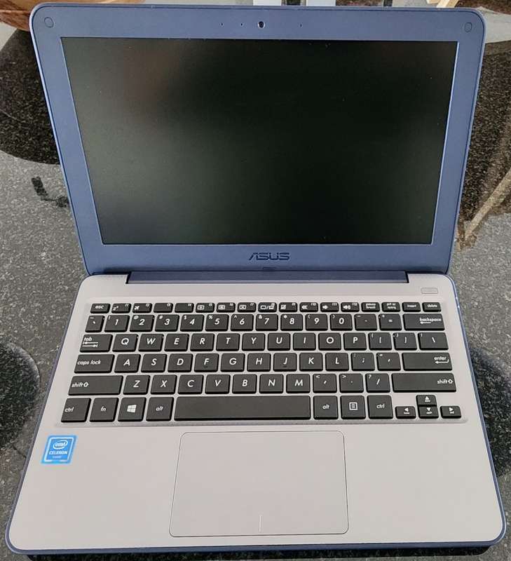 ASUS W202N Notebook *** Excellent Condition