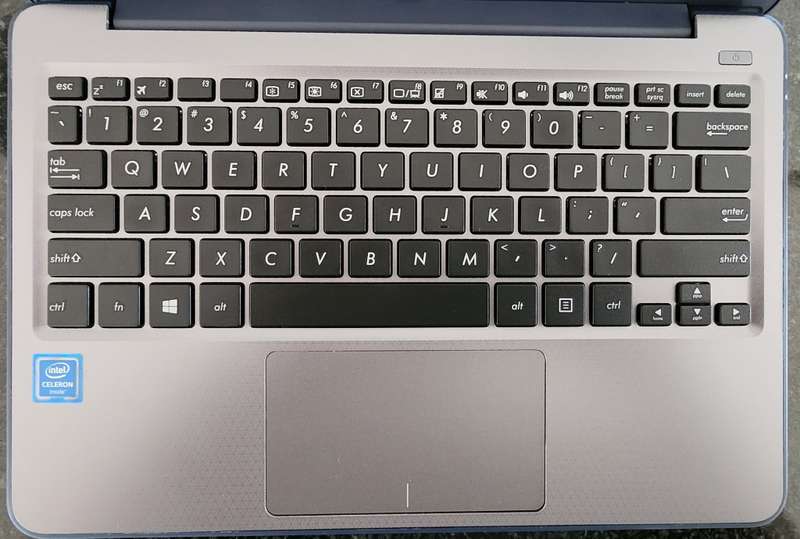ASUS W202N Notebook *** Excellent Condition