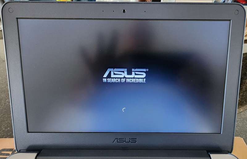 ASUS W202N Notebook *** Excellent Condition