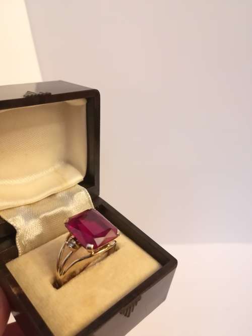Vintage 9ct Gold Engagement Ring
