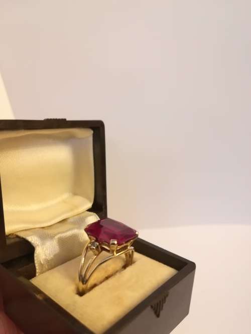 Vintage 9ct Gold Engagement Ring