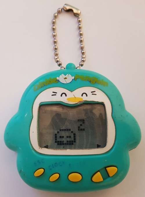 Very Rare 90's Tamagotchi(Dinkie Penguin Blue)