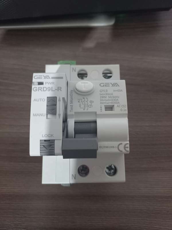 Earth-Leakage Auto Recloser Circuit Breaker (breaker tries to close itself after tripping)
