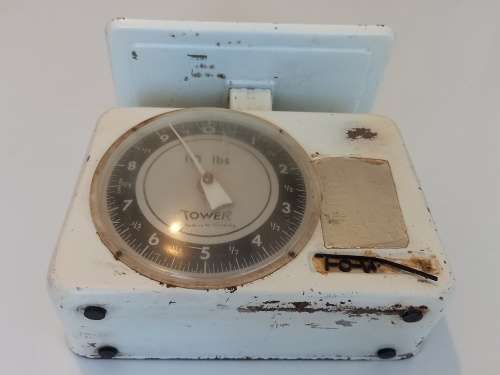 VINTAGE 1950-1960`s GERMAN `TOWER` BRAND METAL KITCHEN SCALE - 10lbs