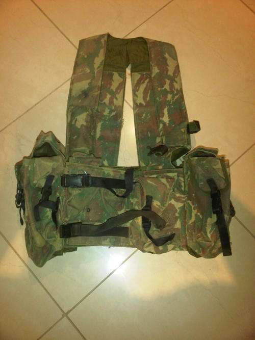 32 Battalion Battle Jacket '86. Good condition, all zips and clips intack!