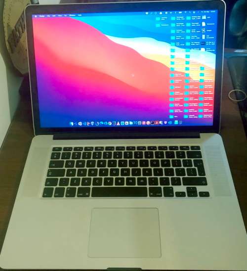 Apple MacBook Pro Retina 15-Inch `Core i7` 2.3 Mid-2012 (PLEASE READ)
