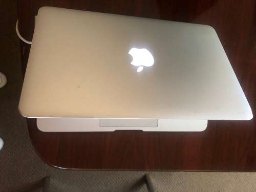 Macbook Air 11 inch - 2011
