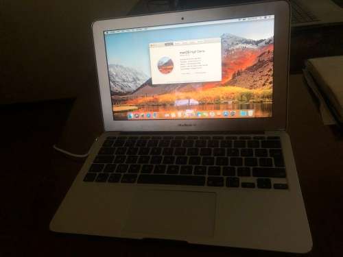 Macbook Air 11 inch - 2011