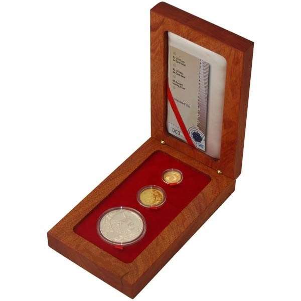 FIFA 2010 GOLD & SILVER COLLECTORS SET