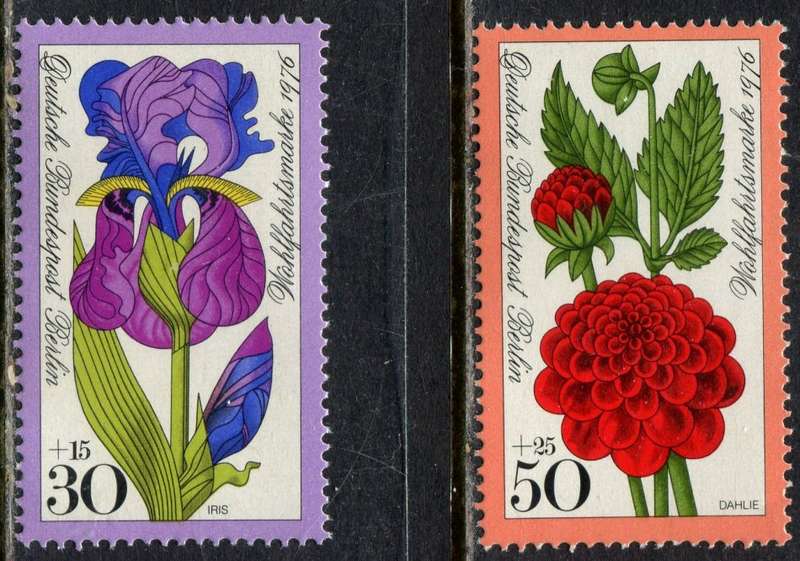 Germany/Berlin - Flowers - 1976 - MNH