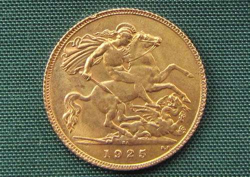1925 SA Half Pound Gold Sovereign EF+ (rim bump)