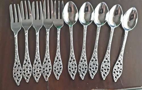 VINTAGE CHROME PLATED PASTRY FORKS AND TEASPOONS (10 ITEMS)