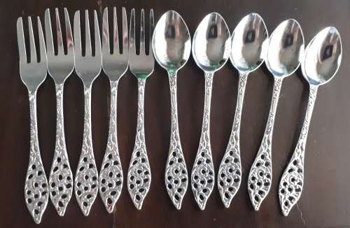 VINTAGE CHROME PLATED PASTRY FORKS AND TEASPOONS (10 ITEMS)
