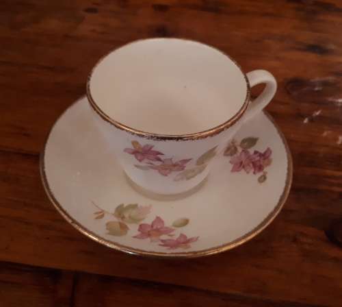 ROYAL SWAN of STAFFORDSHIRE Porcelain Coffee Pot & 4 Demitasse Coffee Cups & Saucers Duos - Vintage