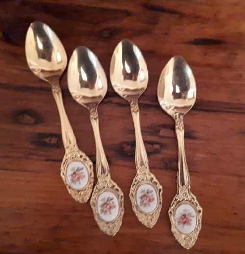 ROYAL SWAN of STAFFORDSHIRE Porcelain Coffee Pot & 4 Demitasse Coffee Cups & Saucers Duos - Vintage