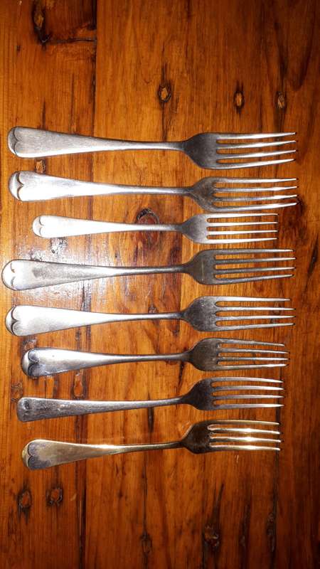 8 ANTIQUE AND VINTAGE Dinner Forks
