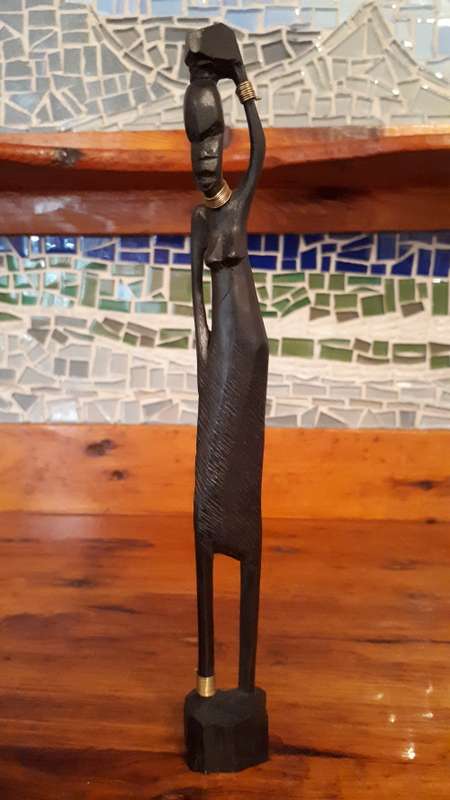 CRAZY MONDAY R1 AUCTION: SMALL CARVED WOODEN AFRICAN Figurine