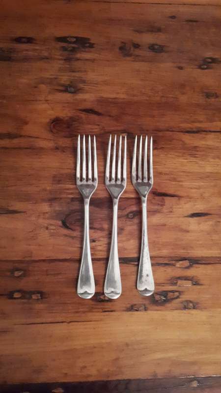 FOUR VINTAGE DWTS SILVER PLATED Entre/Dessert Forks