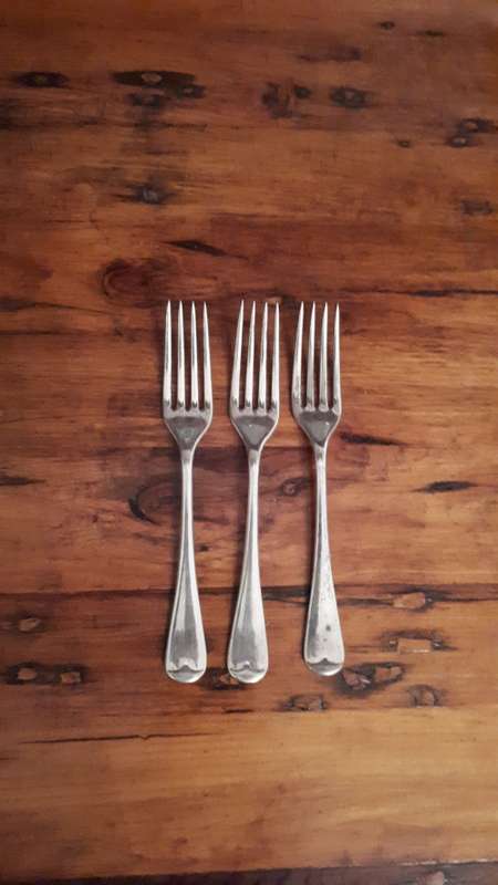 FOUR VINTAGE DWTS SILVER PLATED Entre/Dessert Forks