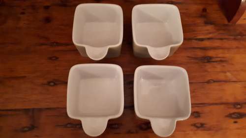 SET OF FOUR INDIVIDUAL STONEWARE AVO GREEN SQUARE PIE DISHES/LARGER RAMEKINS