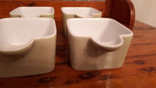 SET OF FOUR INDIVIDUAL STONEWARE AVO GREEN SQUARE PIE DISHES/LARGER RAMEKINS