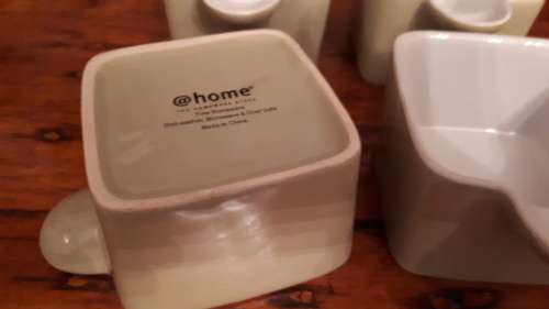 SET OF FOUR INDIVIDUAL STONEWARE AVO GREEN SQUARE PIE DISHES/LARGER RAMEKINS