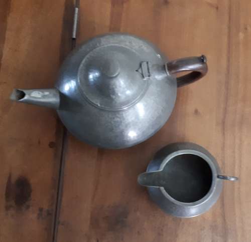 VINTAGE 1930's  OLD ENGLISH HAND HAMMERED ART & CRAFT PEWTER TEAPOT AND CREAMER - SCANDINAVIAN STYLE
