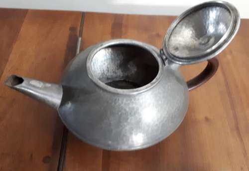 VINTAGE 1930's  OLD ENGLISH HAND HAMMERED ART & CRAFT PEWTER TEAPOT AND CREAMER - SCANDINAVIAN STYLE
