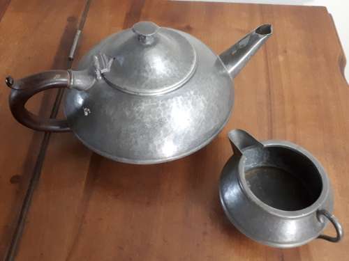 VINTAGE 1930's  OLD ENGLISH HAND HAMMERED ART & CRAFT PEWTER TEAPOT AND CREAMER - SCANDINAVIAN STYLE