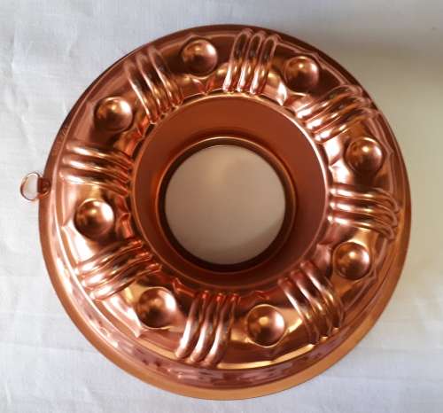 BUNDT CAKE MOLD