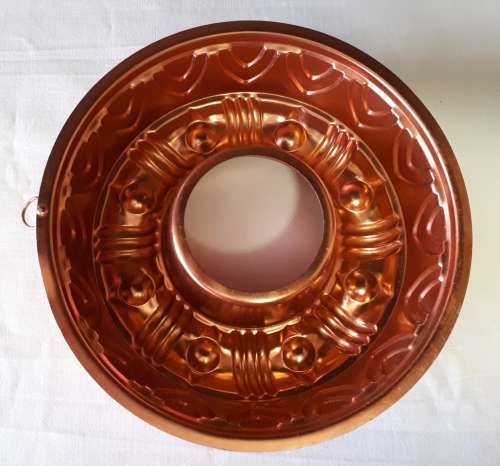 BUNDT CAKE MOLD