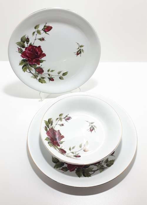 23 Piece Alfred Meakin Glo White Dinner Set - White With Rose Pattern And Gold Trim