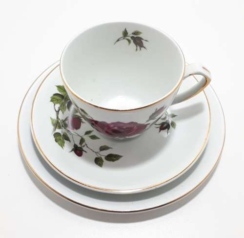 21 Piece Alfred Meakin Glo White Tea Set - White With Red Roses And Gold Trim