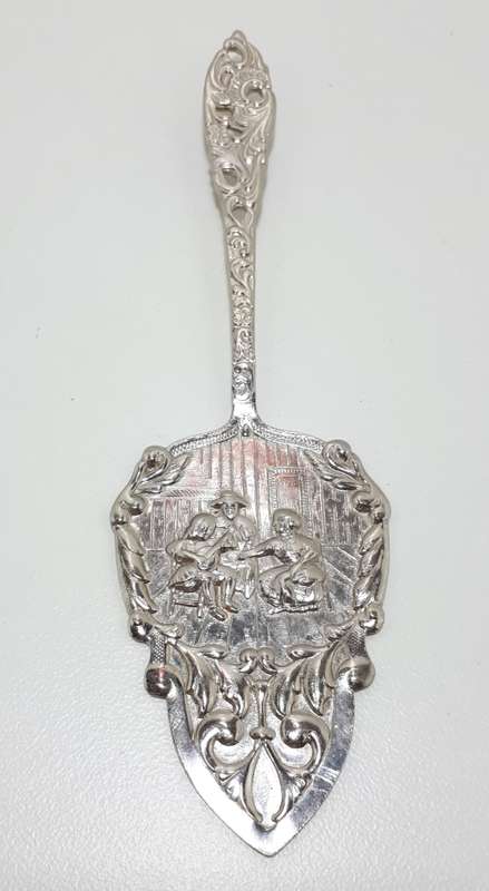 Vintage Chrome Plated Ornate Dutch Cake Lifter With Parisienne Lace Handle Design