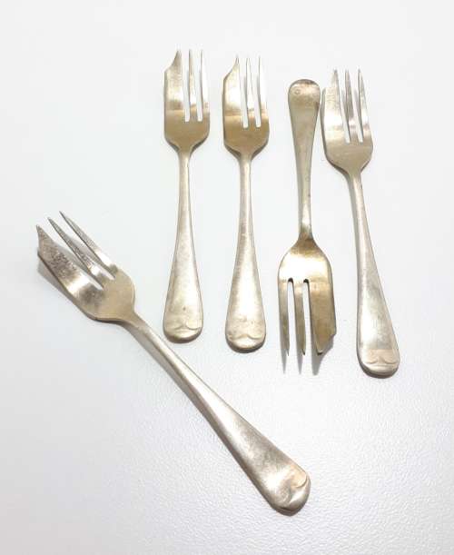 Set Of 5 Vintage Nickel Silver Cake Forks  Dovetail Handle